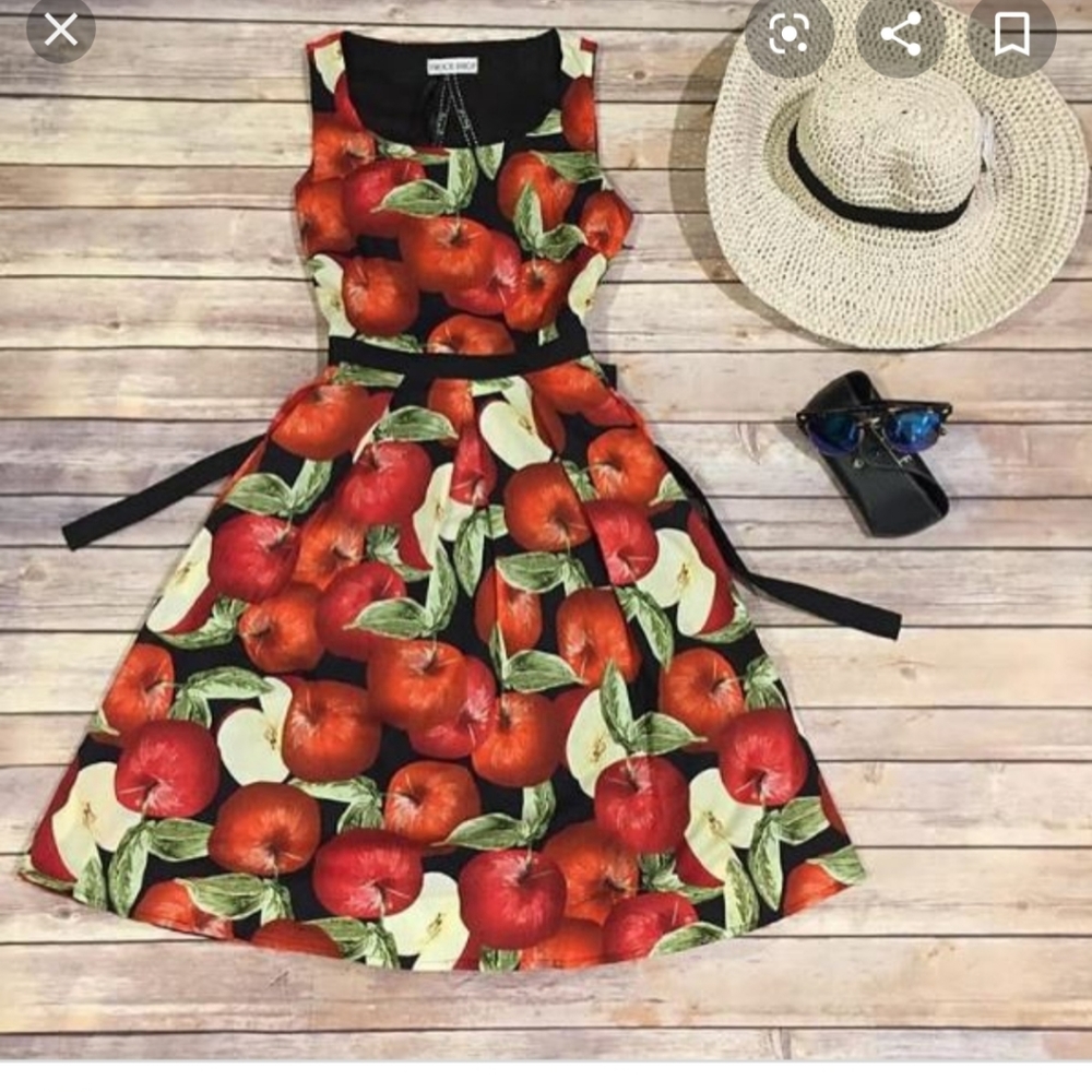 APPLE DRESS IN BLACK/RED